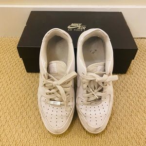 NIKE Air Force 1 sneaker women size 6.5, white EUC